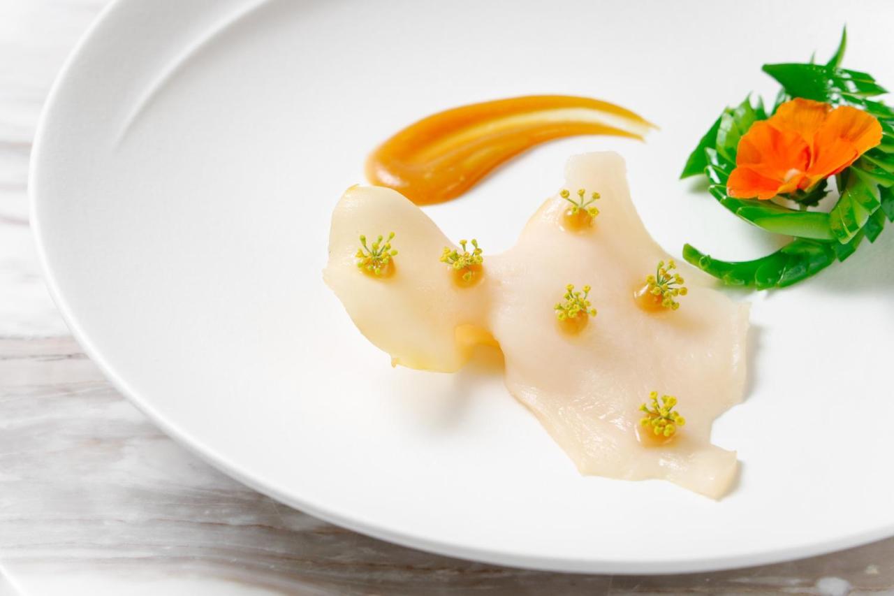 The Garden Hotel Guangzhou - Discover 26 Cultural Treasures With Hotel Golden Tour Guide Exterior foto A plate of halibut