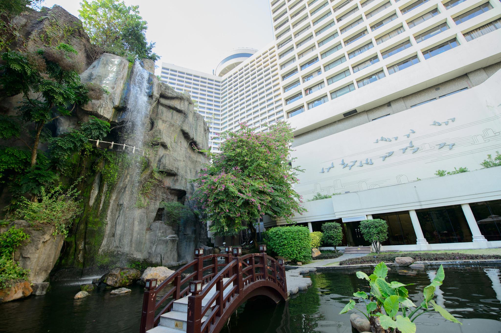 The Garden Hotel Guangzhou - Discover 26 Cultural Treasures With Hotel Golden Tour Guide Exterior foto The hotel's interior courtyard